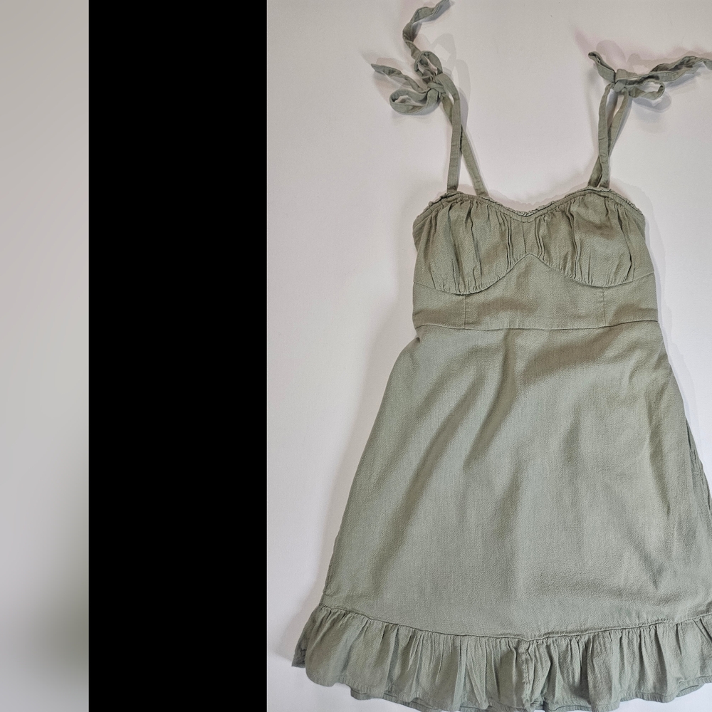 Hollister Mini‎ Sun Dress Womens Small Sage Green Smocked Adjustable Strap Flowy